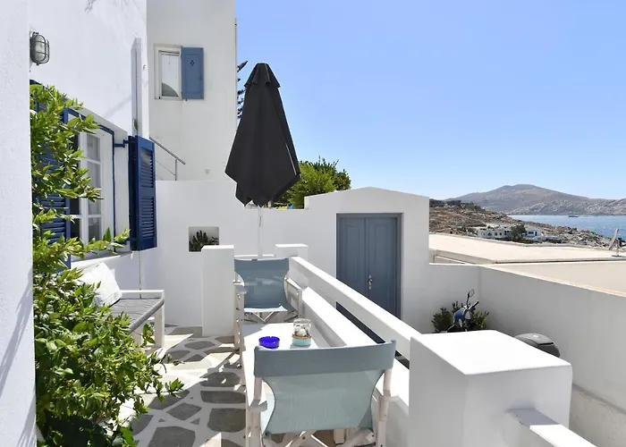 White Rooms Paros